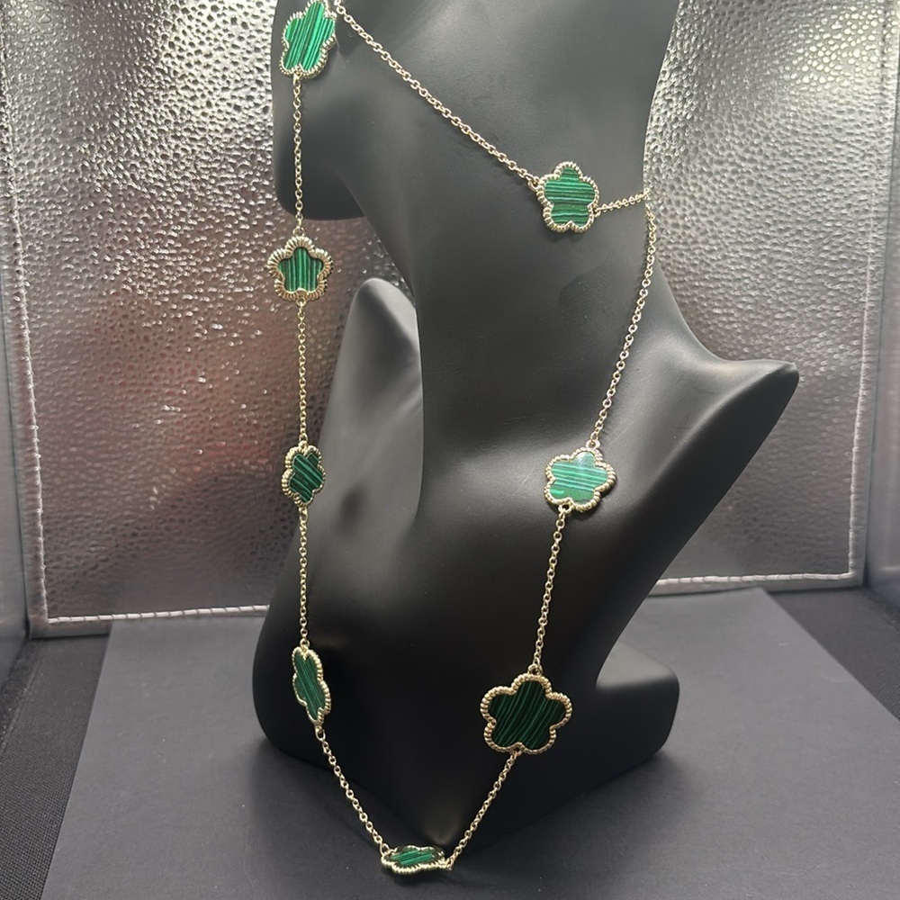 Elegant Gold and Green flowers Necklace - Picture 2 of 4